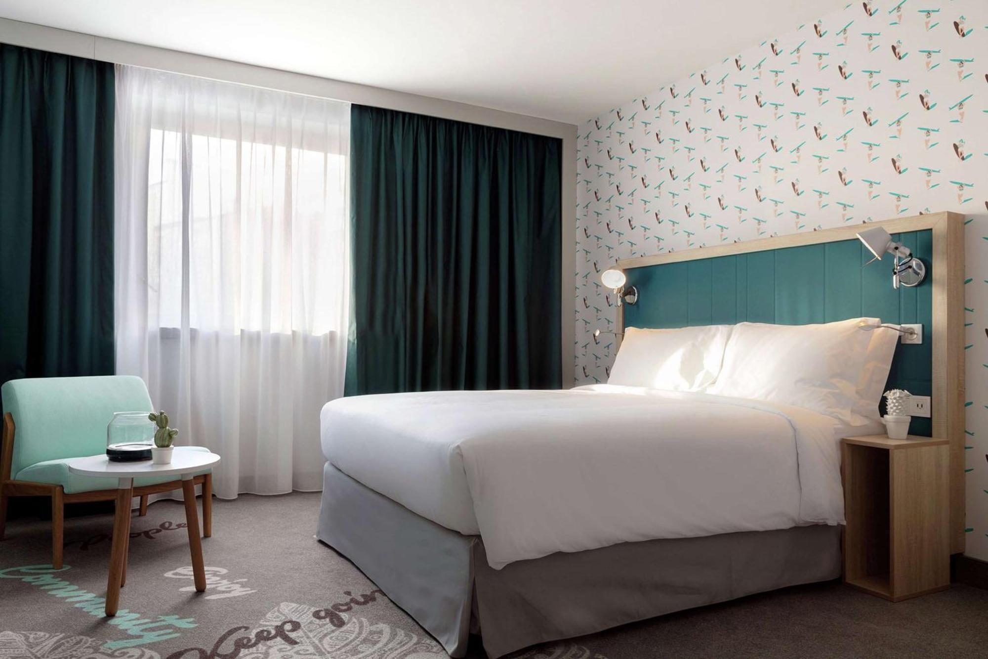Hampton By Hilton Paris Clichy Hotel Exterior photo