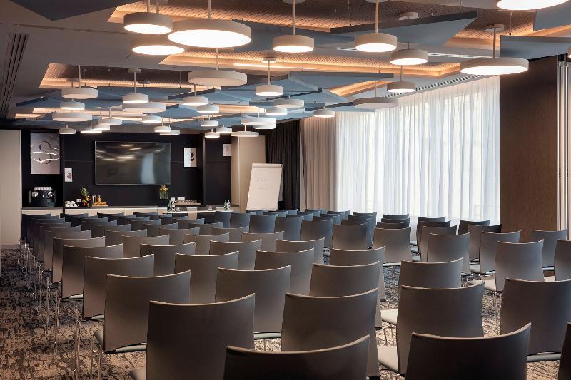 Hampton By Hilton Paris Clichy Hotel Exterior photo