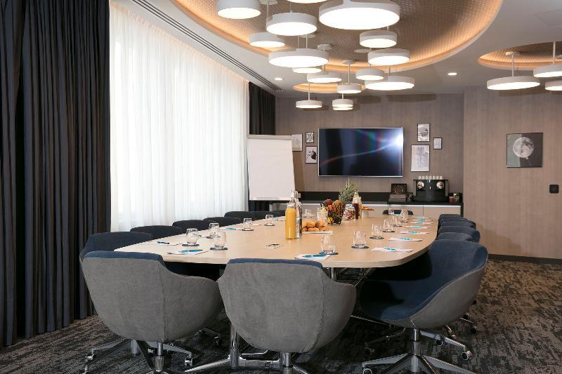 Hampton By Hilton Paris Clichy Hotel Exterior photo